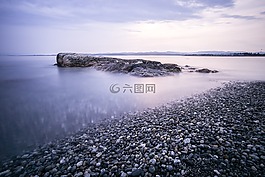 石,水,鵝卵石