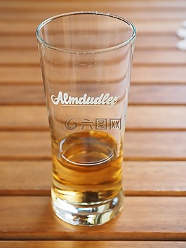almdudler,玻璃,邻接
