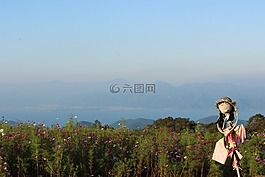 猪苗代湖,布引高原,稻草人