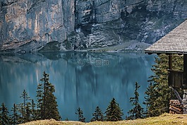 湖 oeschinen,bergsee,鏡像