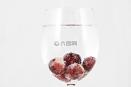 winogrony,蘇打水,一杯