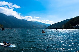 宗教局局长湖,湖,晚间