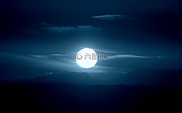 太阳,蓝色基调,白