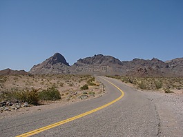 街,山,沙漠