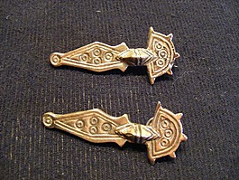 底漆,中世紀(jì),青銅器