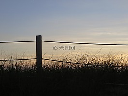 繩子?xùn)艡?側(cè)影,日落