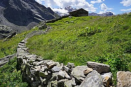 瓦萊亞烏里納,阿爾卑斯山,墻