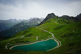 山,湖,雪