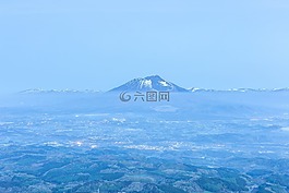 清晨,日出前,登山