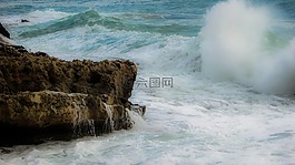 波,砸,海