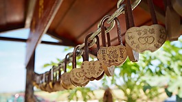 希望,適耕莊,墊鎖