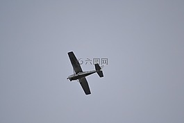 飛機(jī),灰色的天空,小飛機(jī)