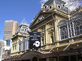 公主劇院,結(jié)構(gòu),建設(shè)