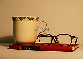 杯,書,眼鏡