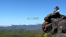 徒步旅行,藍色的天空,男子