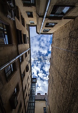 院子里井,圣彼得堡,天空