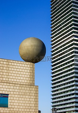 巴塞羅那,建設(shè),玻璃