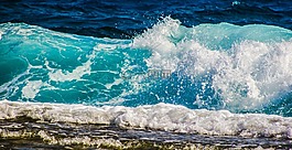 波,砸,海