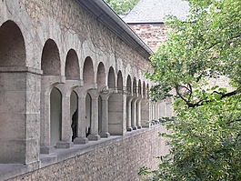 缅针特里尔,寺院,修道院