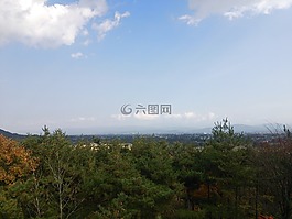 秋天的天空,山,藍(lán)色的天空
