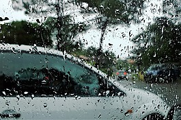 雨,汽車,運(yùn)行