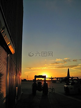 日落,衣架,門