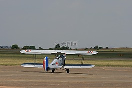飛機(jī),釀酒,復(fù)翼飛機(jī)