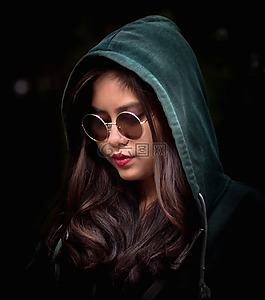 第二代,女人,戏剧性