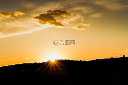 日落,到了晚上,云計(jì)算