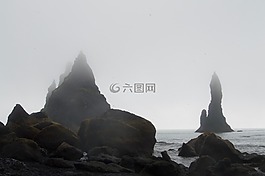 岩层,海滩,雾