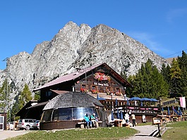 zuegg 小屋,棚屋,白云巖