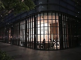 夜,東京,咖啡館