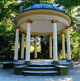 太陽神殿,庭院花園,公園