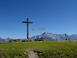阿爾姆,首腦會(huì)議的跨,山