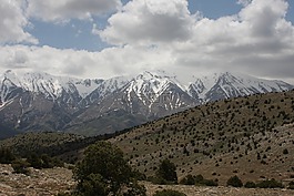 山景,金牛座山,白雪皑皑的群山