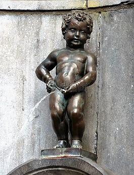 布鲁塞尔,撒尿小童,雕像