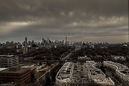 市容,暴风雨的乌云,城市