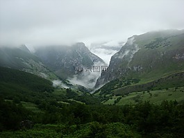 阿斯圖利亞斯,阿森松島,高峰