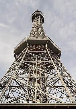 petrin,petrin 塔,布拉格