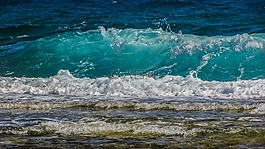 波,砸,海