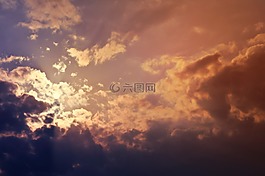 云,雨,黑暗