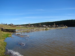 村珠,河koiva,蓝色的天空
