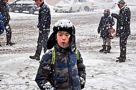 降雪,雪下,男孩