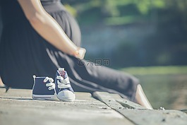 怀孕的,鞋子的婴儿,春天