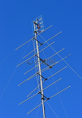 蓝色的天空,电视,天线