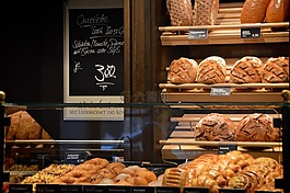 面包店,在室內(nèi),面包貨架
