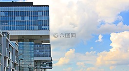 起重机的家园,架构,科隆