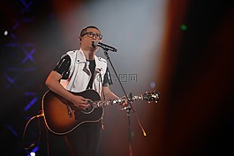 演唱會,明星,彈唱