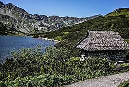 山,機(jī)艙,房子