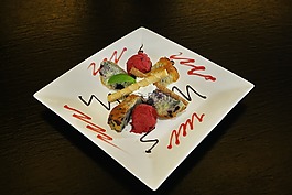 冰激淋,松餅,黑加侖果汁冰糕